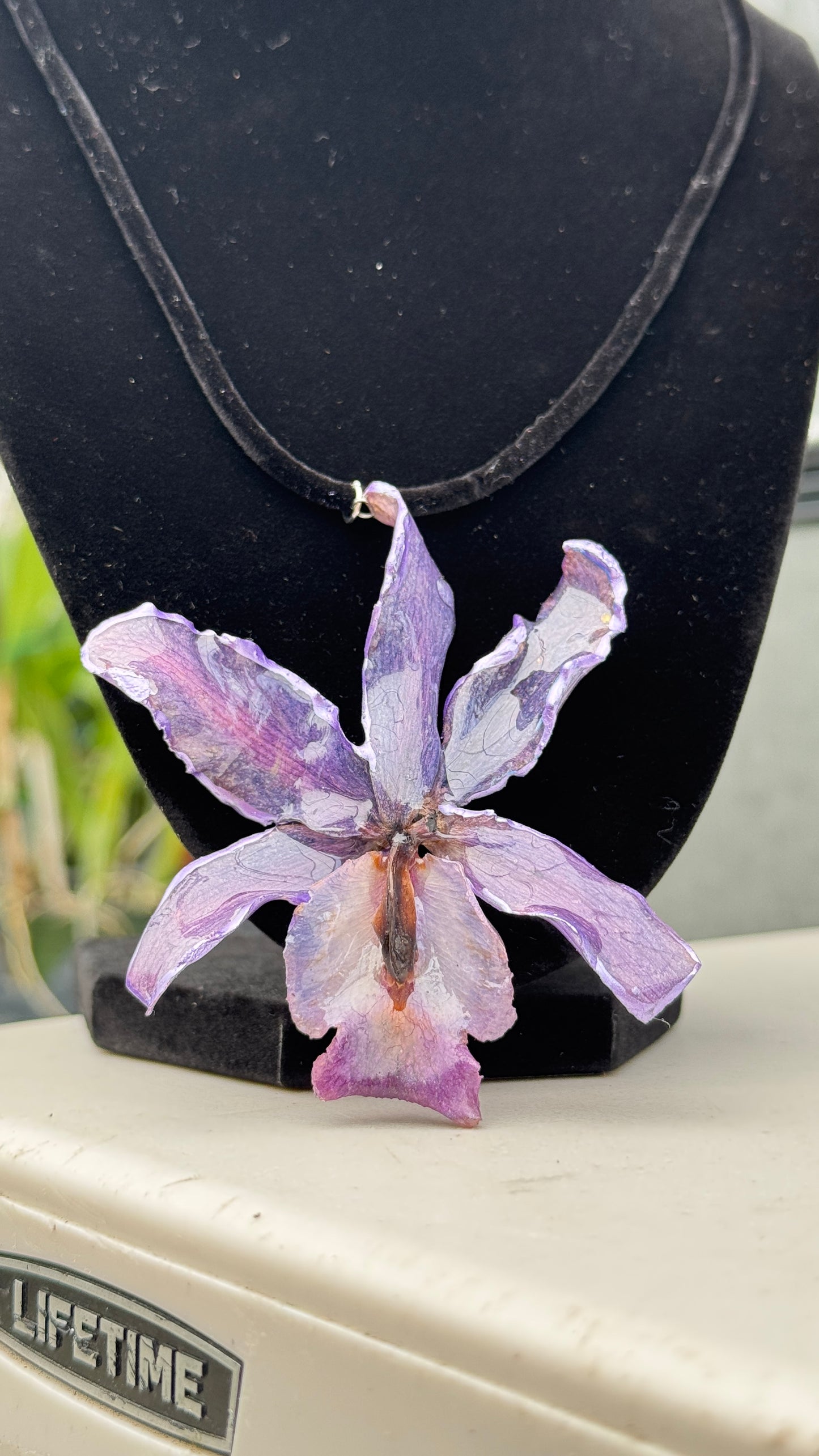 🌺Real Orchid / Purple Necklace (black velvet cord)