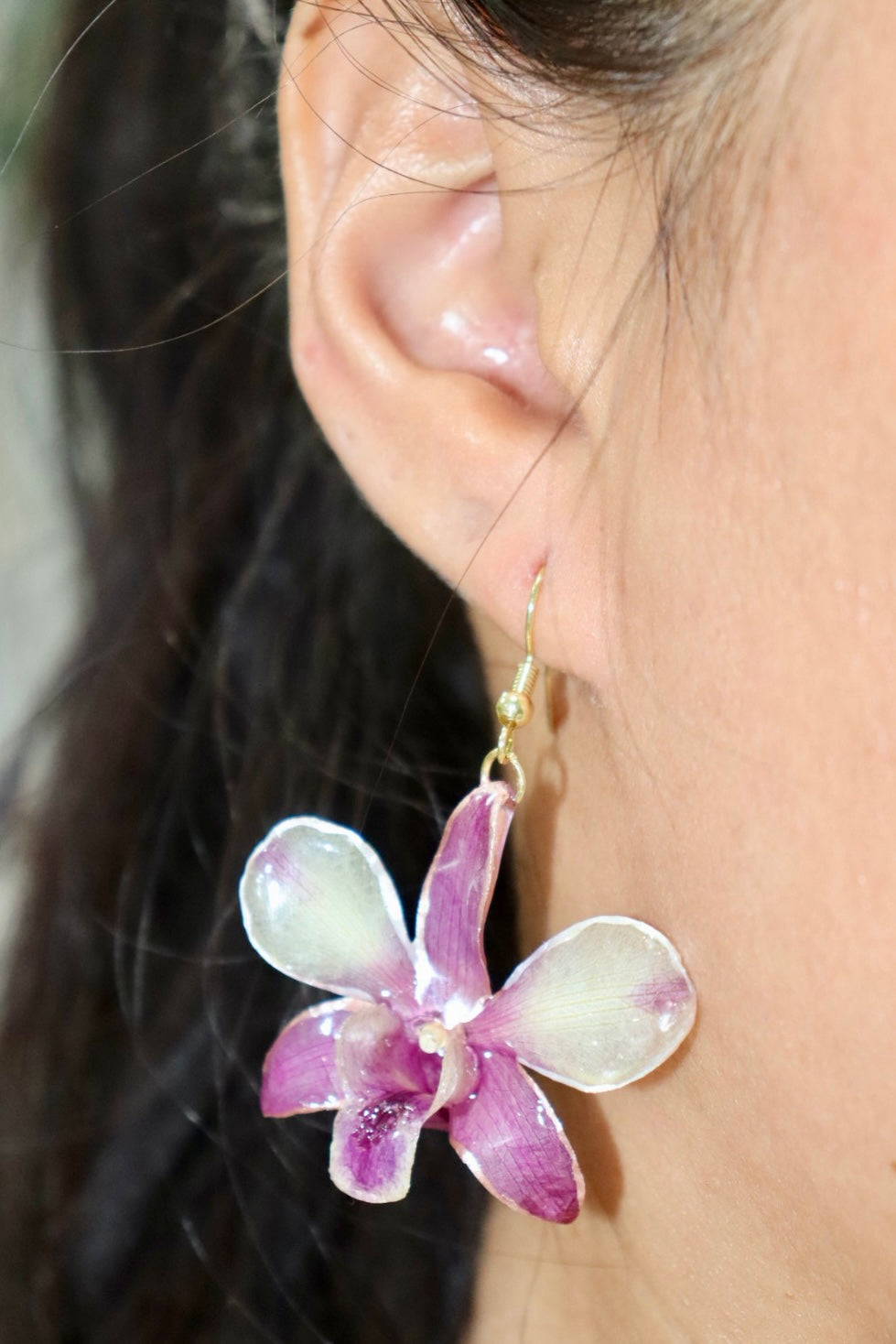 💜 Dendrobium “Shave Panda” Orchid Earrings – Gold Plated Hooks